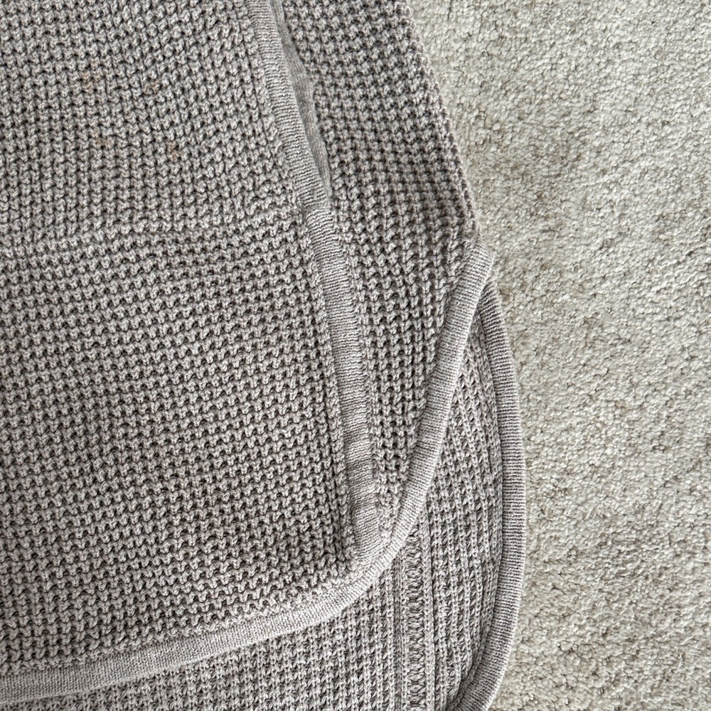 UGG Cozy Gray Turtleneck Sweater - Picture 4 of 5